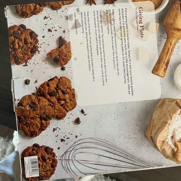 NWT Giving Plate - never taken out of box - Picture 2 of 2